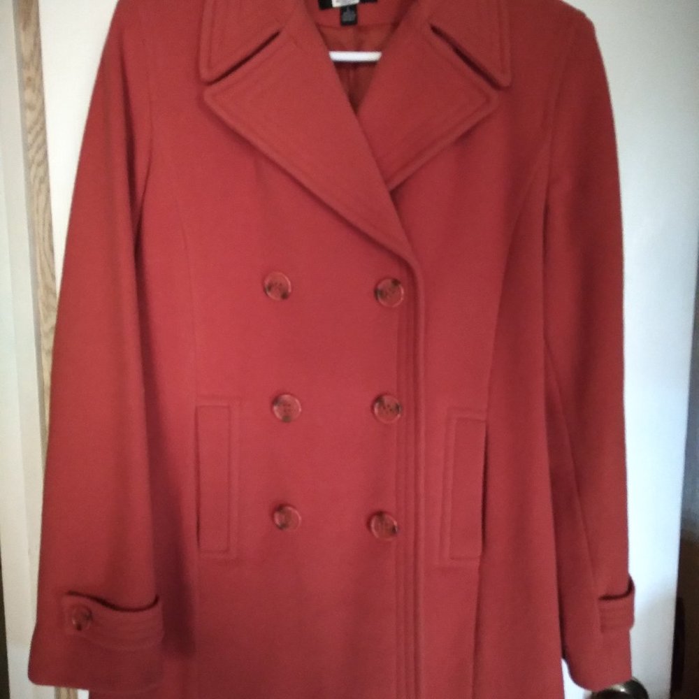 💯% wool coat with 100% polyester lining